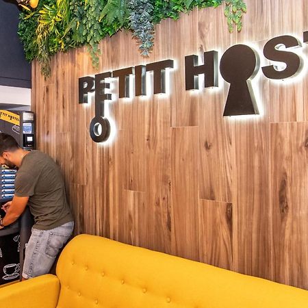 Petit Hostel La Latina (Adults Only) Madrid Extérieur photo