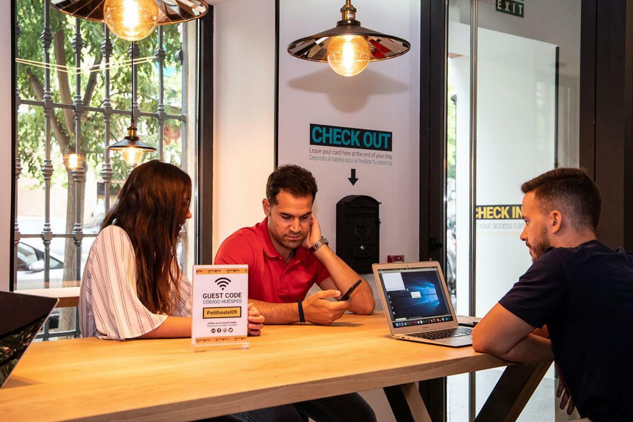 Petit Hostel La Latina (Adults Only) Madrid Extérieur photo