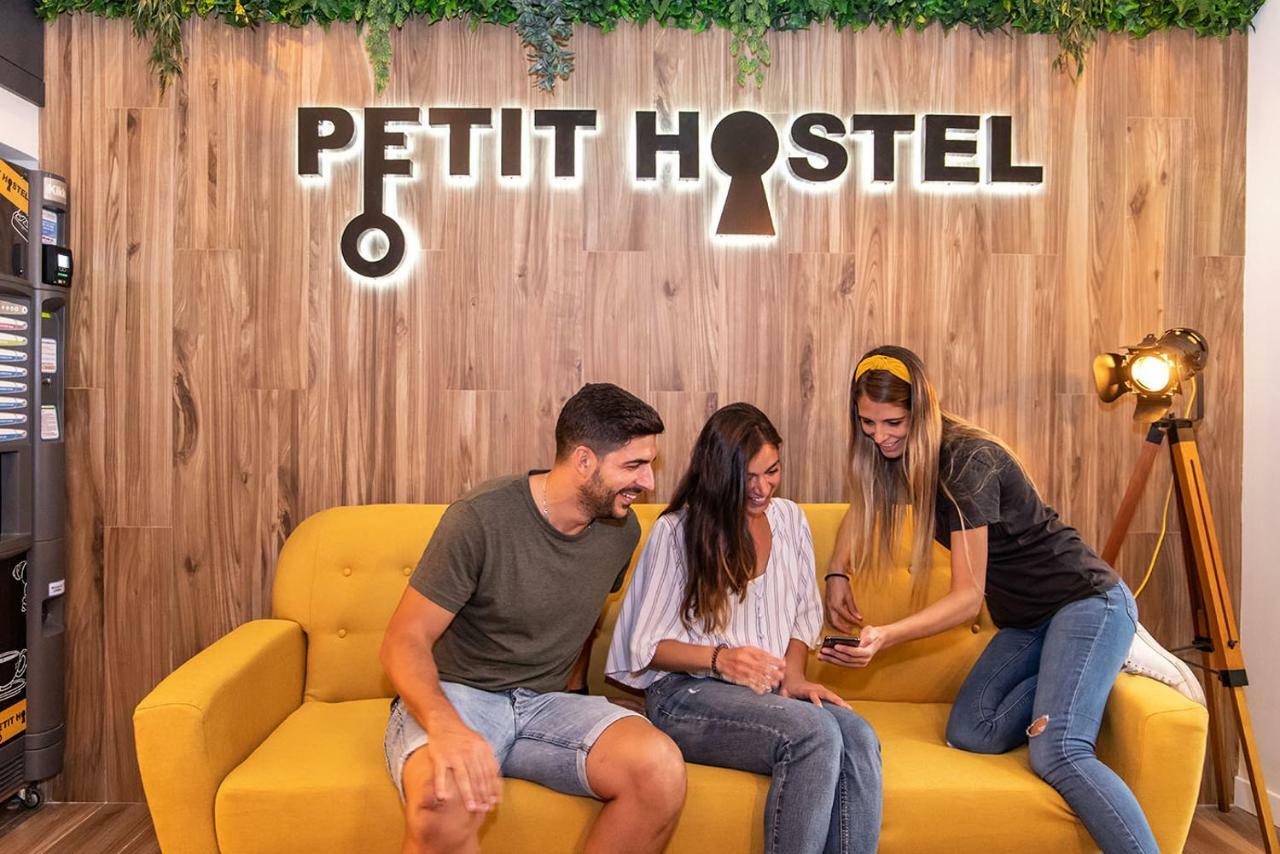 Petit Hostel La Latina (Adults Only) Madrid Extérieur photo