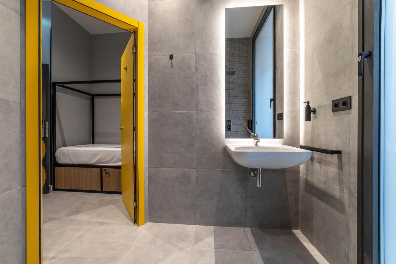 Petit Hostel La Latina (Adults Only) Madrid Extérieur photo